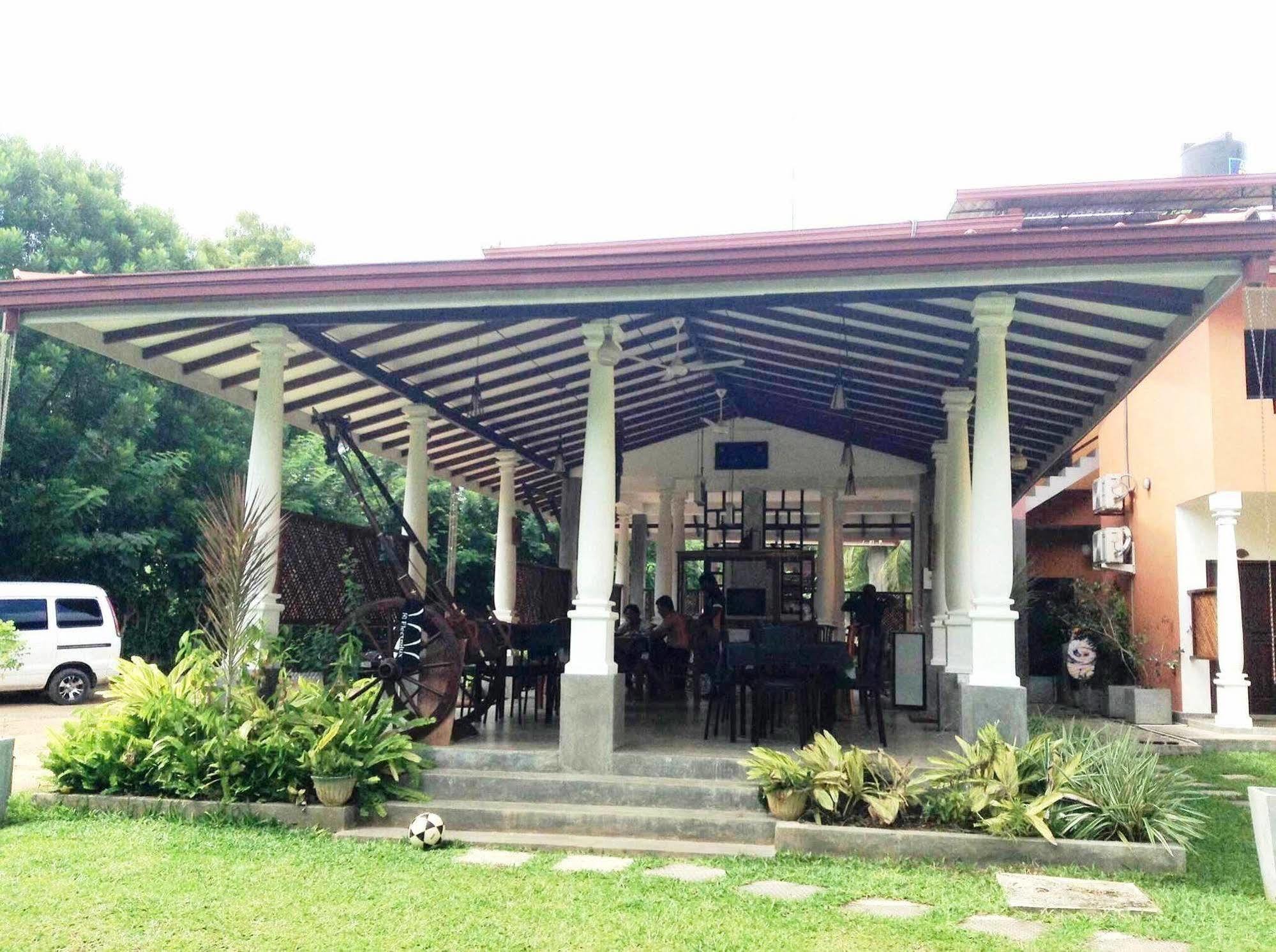 Riverside Cabanas มิริสซา ภายนอก รูปภาพ